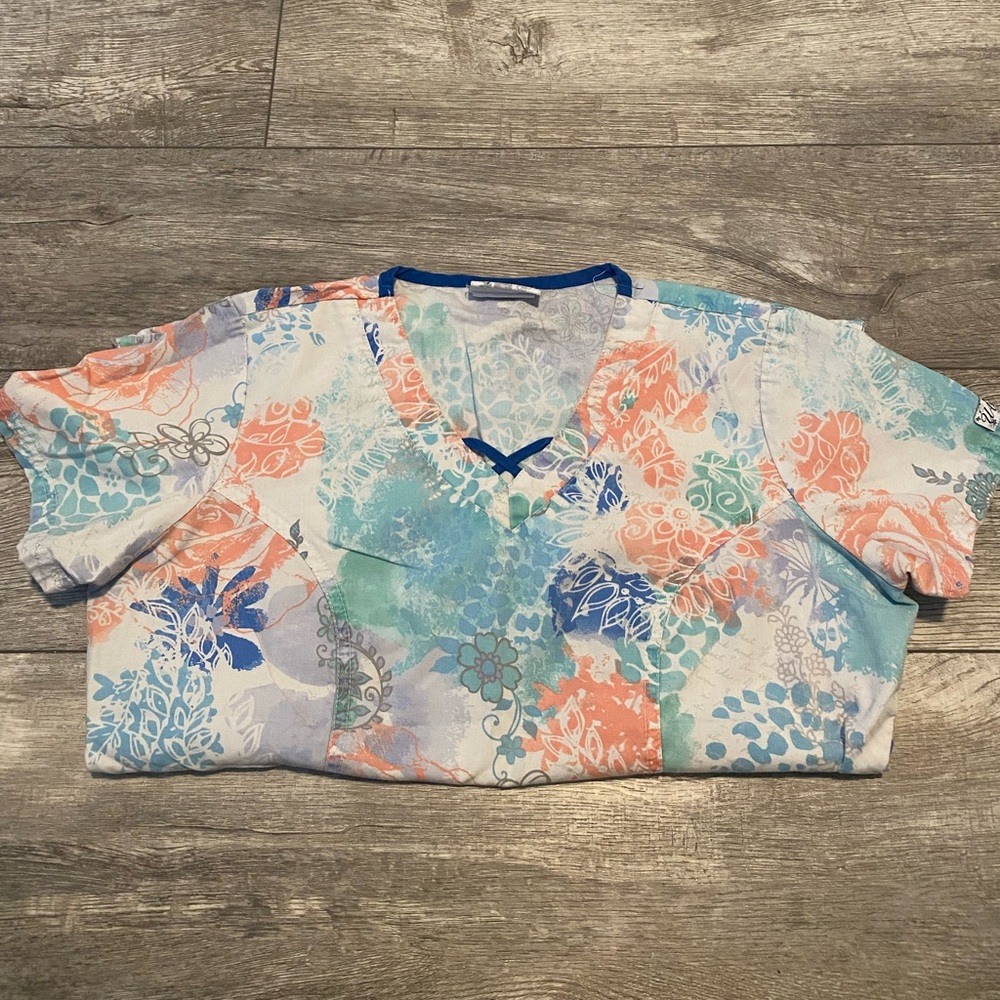 Uniform Advantage Scrub Top - Picture 3 of 3